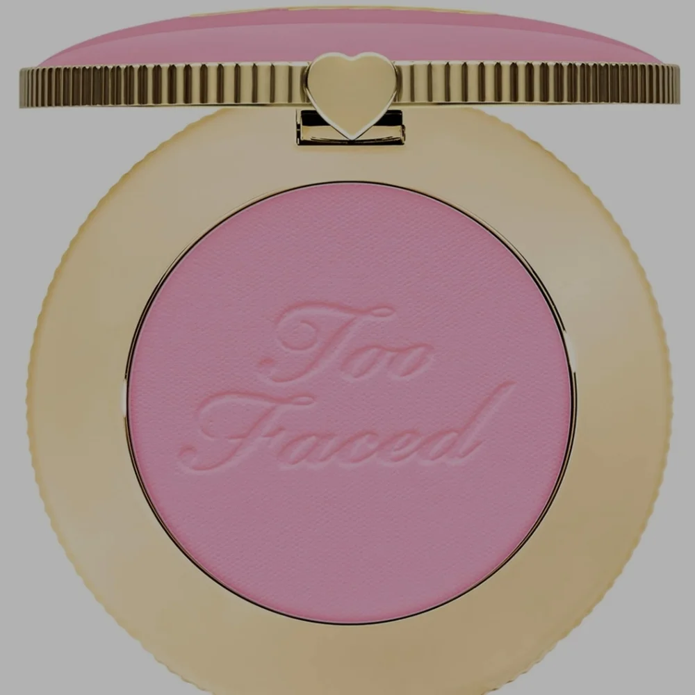 Too Faced Cloud Crush Blurring Blush Candy Cloud. BNIB